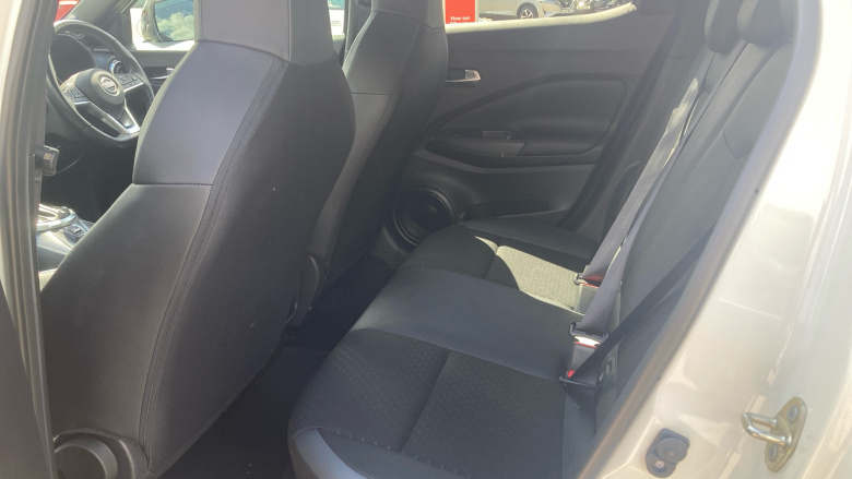 Nissan Juke 1.0 DiG-T 114 N-Connecta 5dr DCT Petrol Hatchback